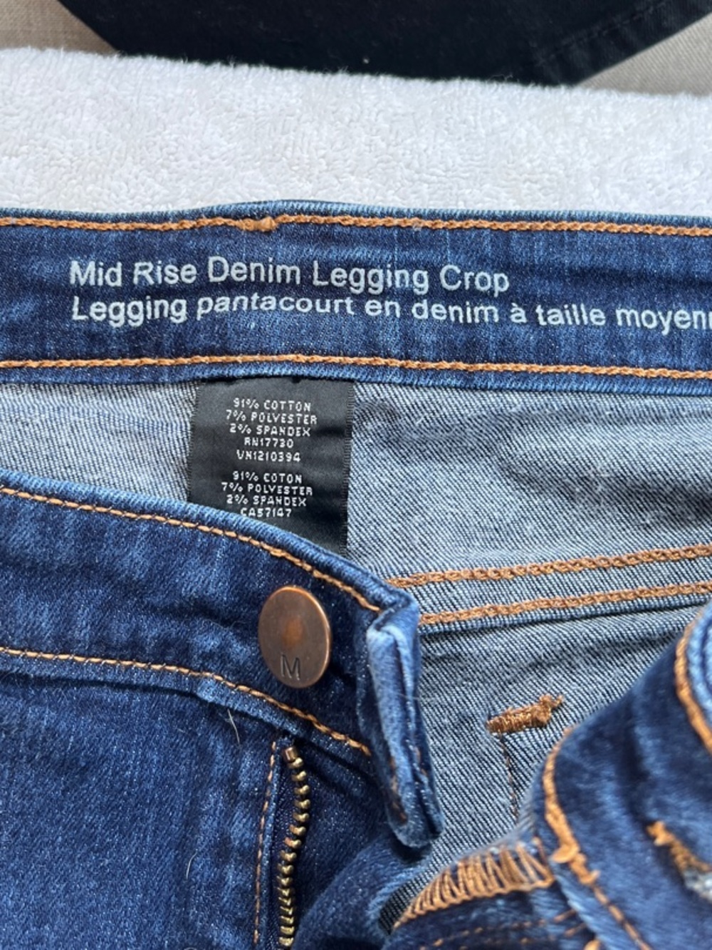 Mossimo Dark Blue Mid-Rise Denim Legging Crop Jeans